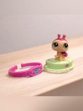 NEW IN BAG McDonald's Happy Meal Littlest Pet Shop Ladybug Bracelet 2011